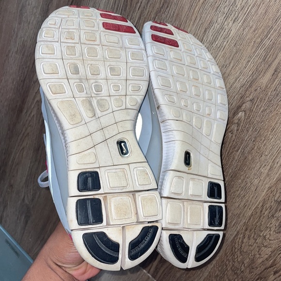 Gray Nike Free Runners - Picture 5 of 6